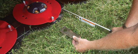 STANDARD QUICK-CHANGE KNIFE SYSTEM KEEPS YOU CUTTING SHARP